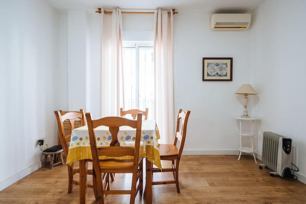 Pilsev Center Apartment Sevilla Dış mekan fotoğraf